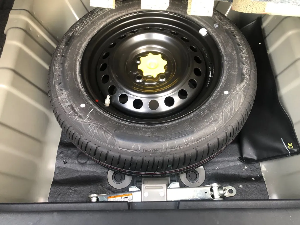 Car image 20