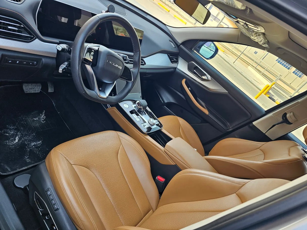 Car image 9