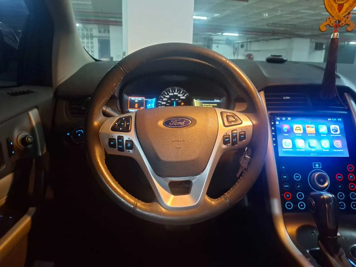 Car image 9