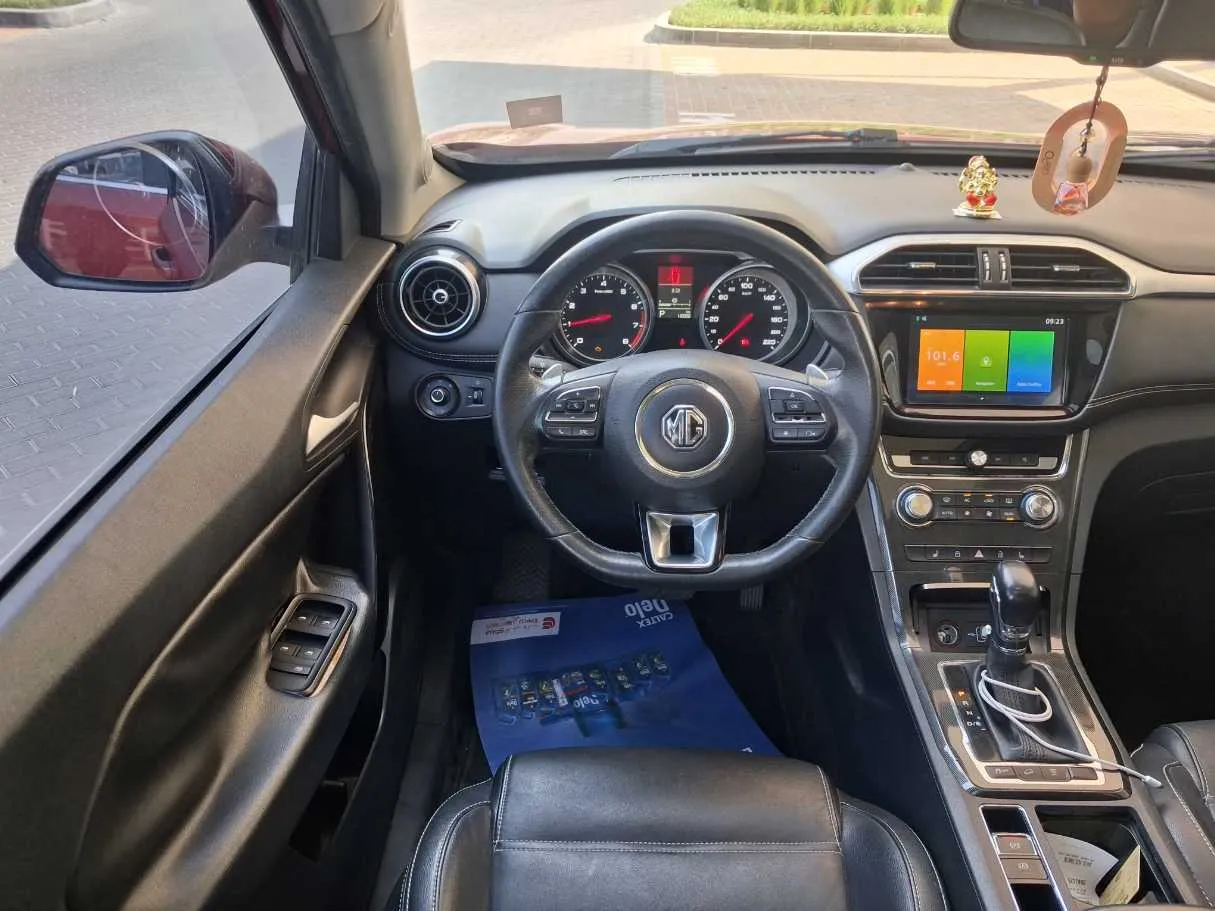 Car image 17