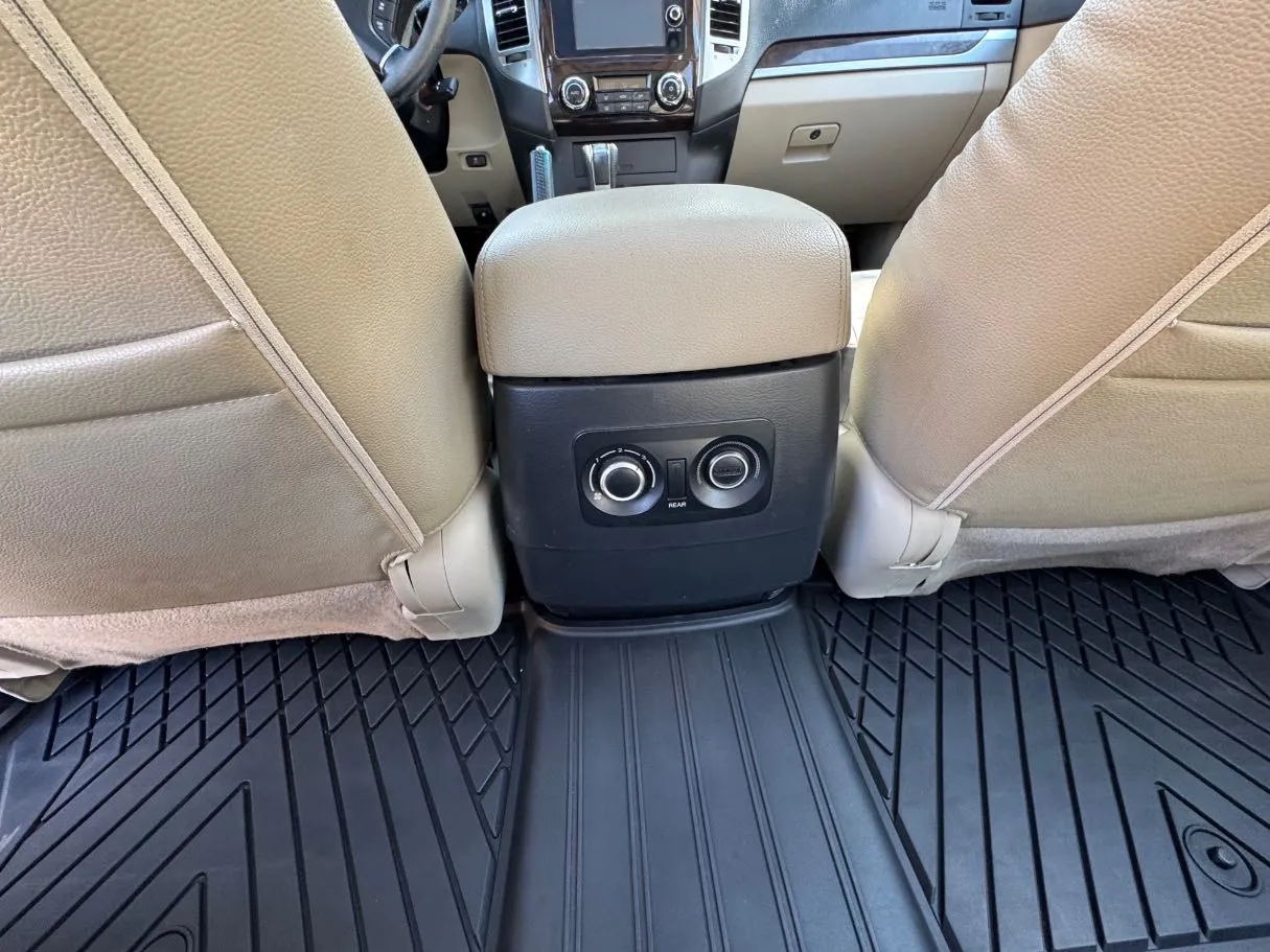 Car image 24