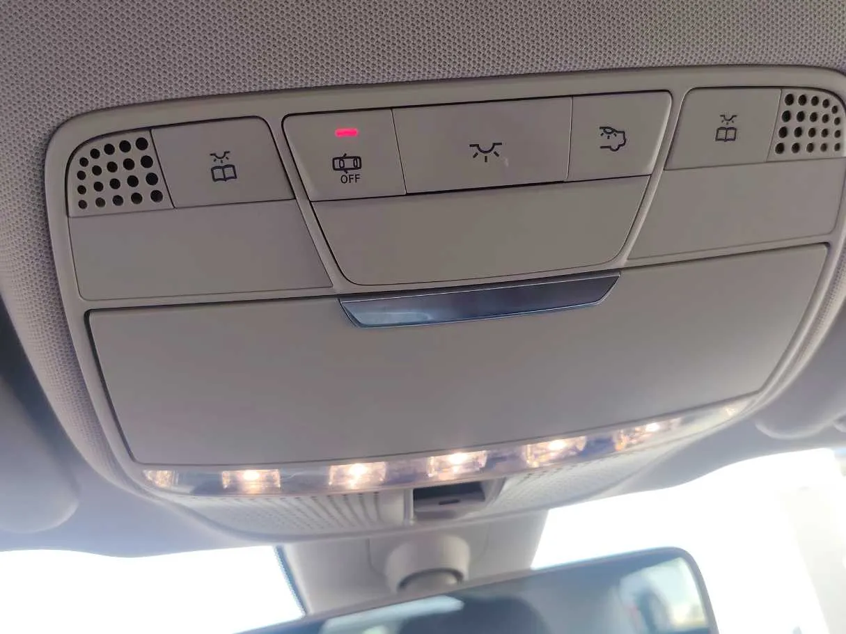 Car image 29