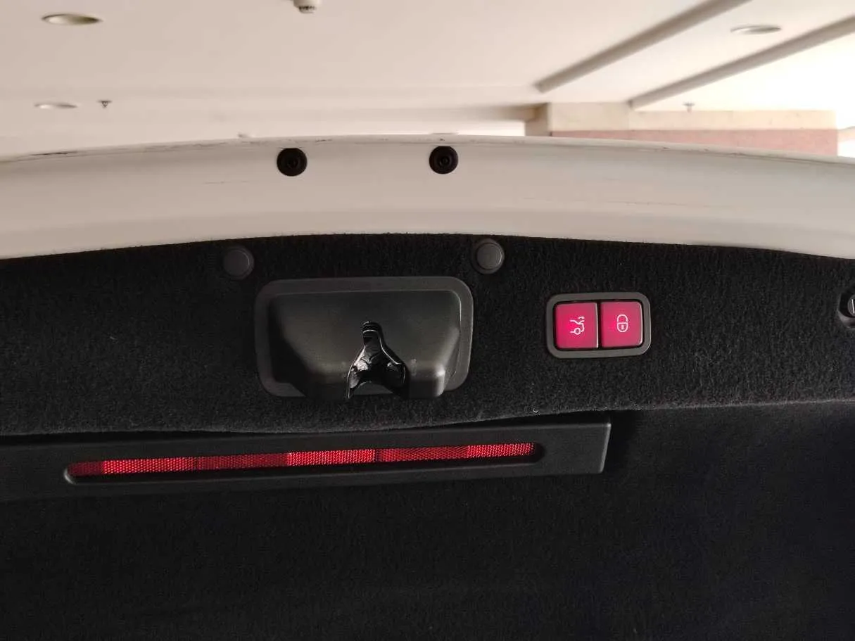 Car image 39
