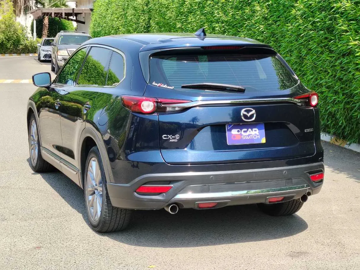 Car image 7