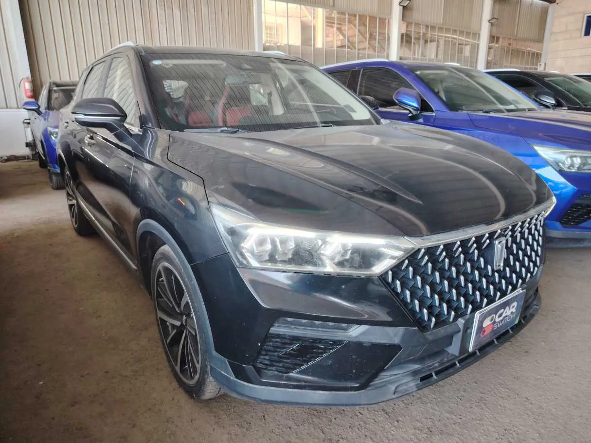 Car image 3