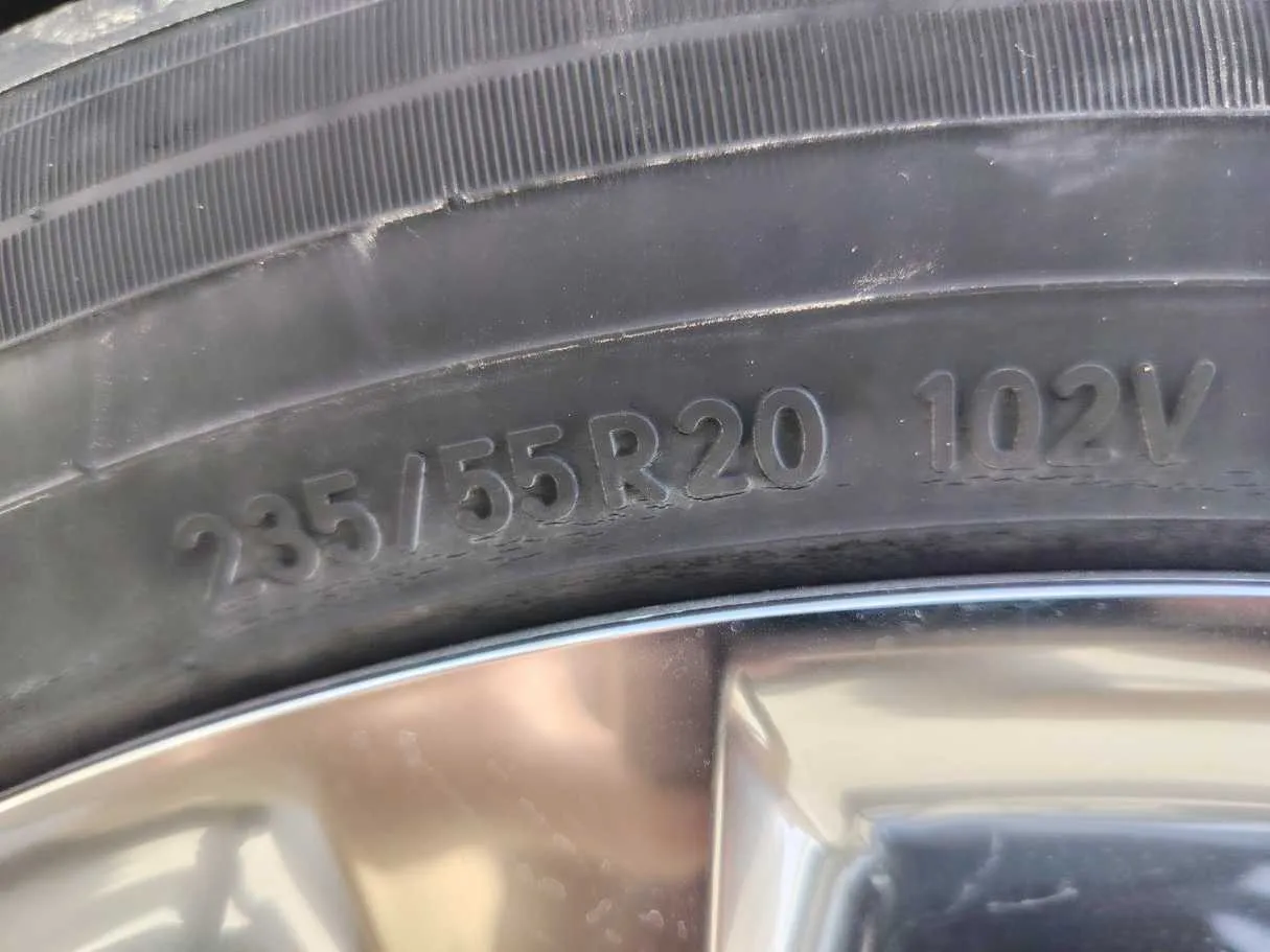 Car image 28
