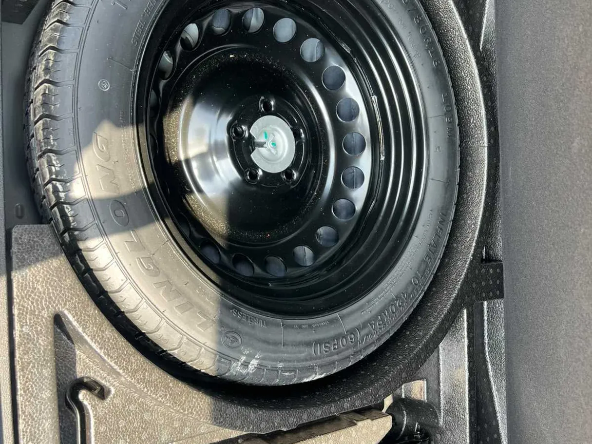 Car image 23