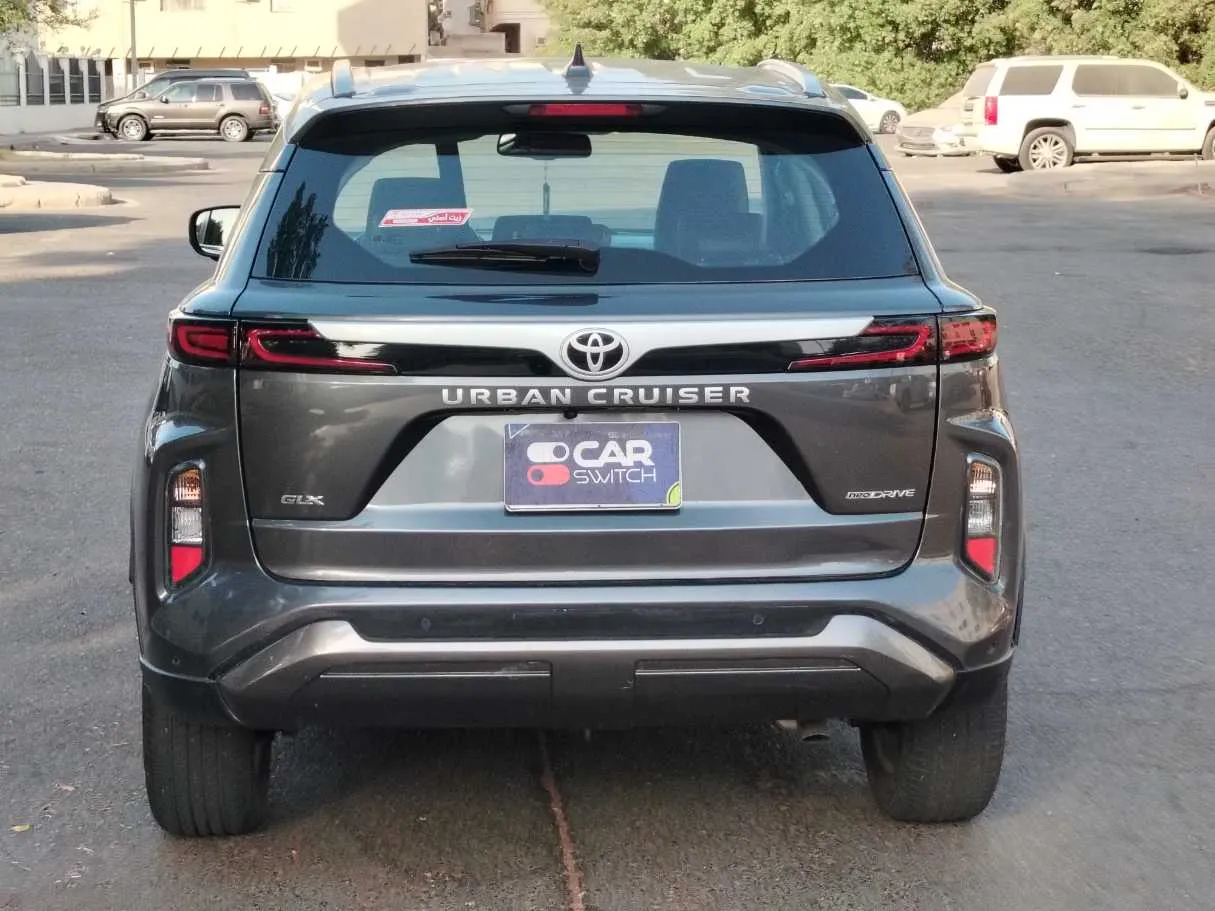 Car image 7