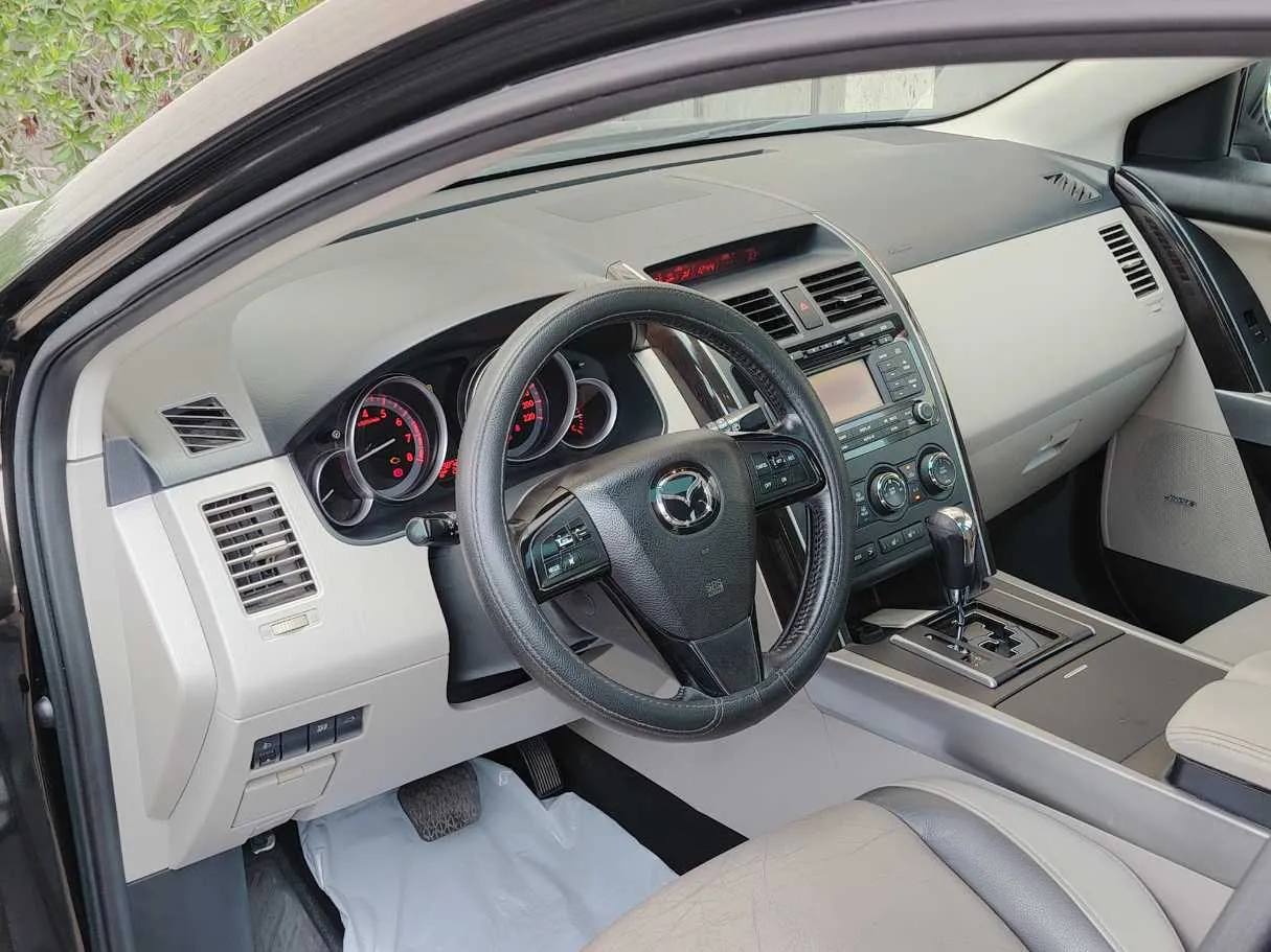 Car image 13