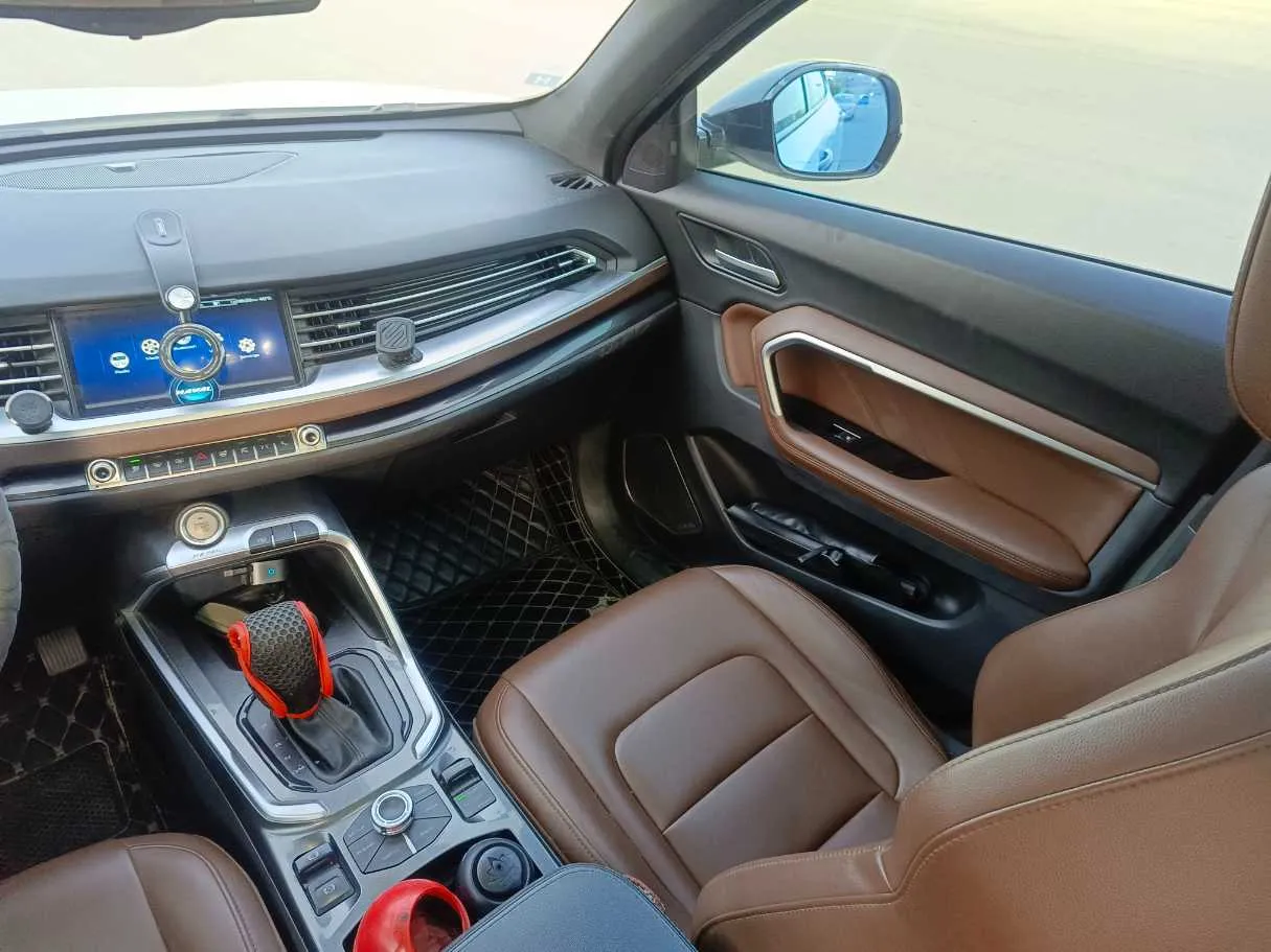 Car image 37