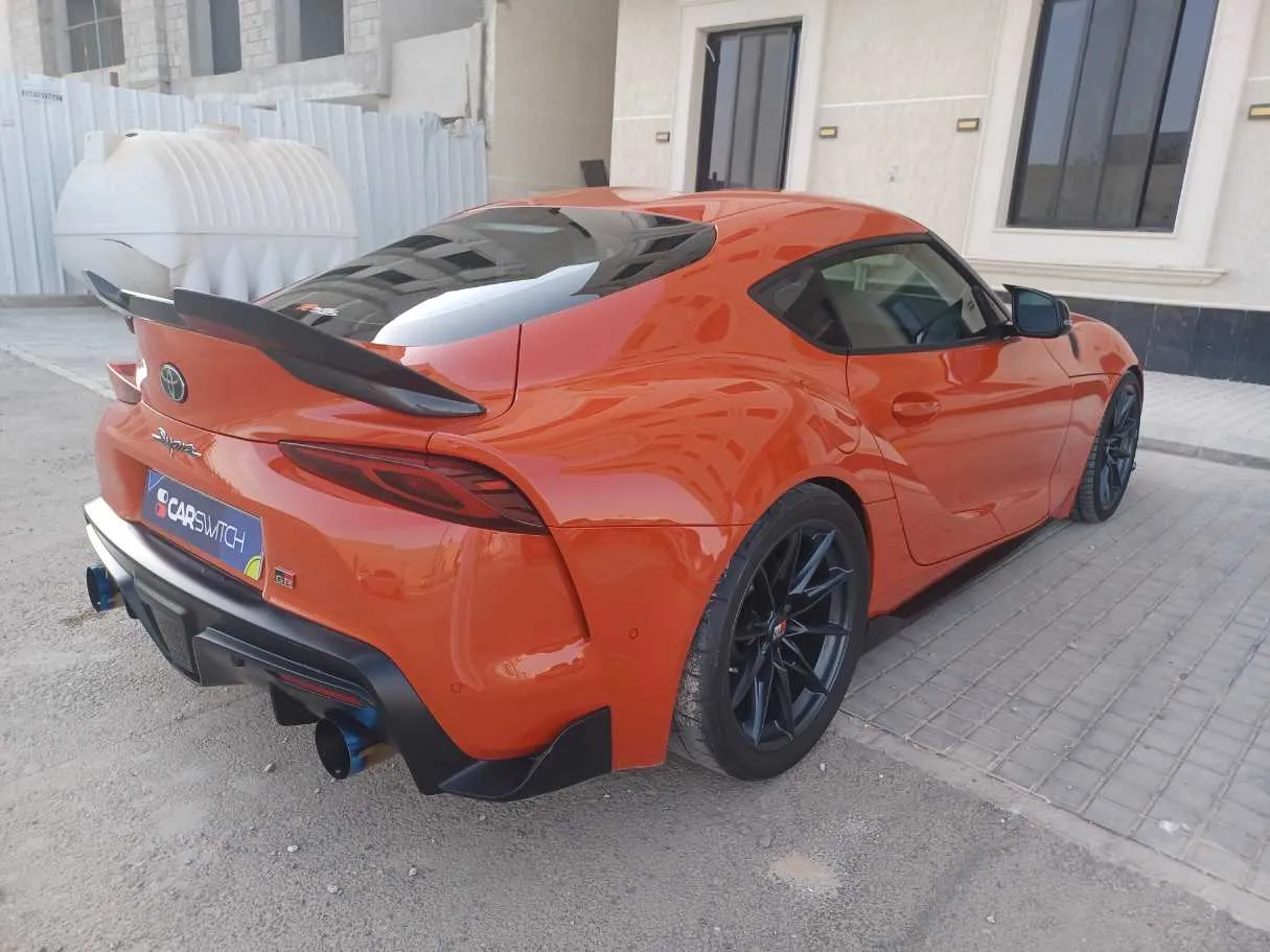 Car image 5