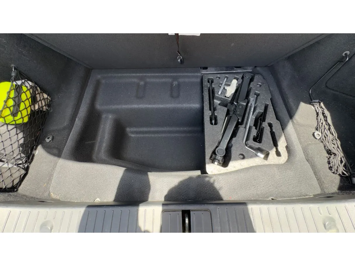 Car image 22