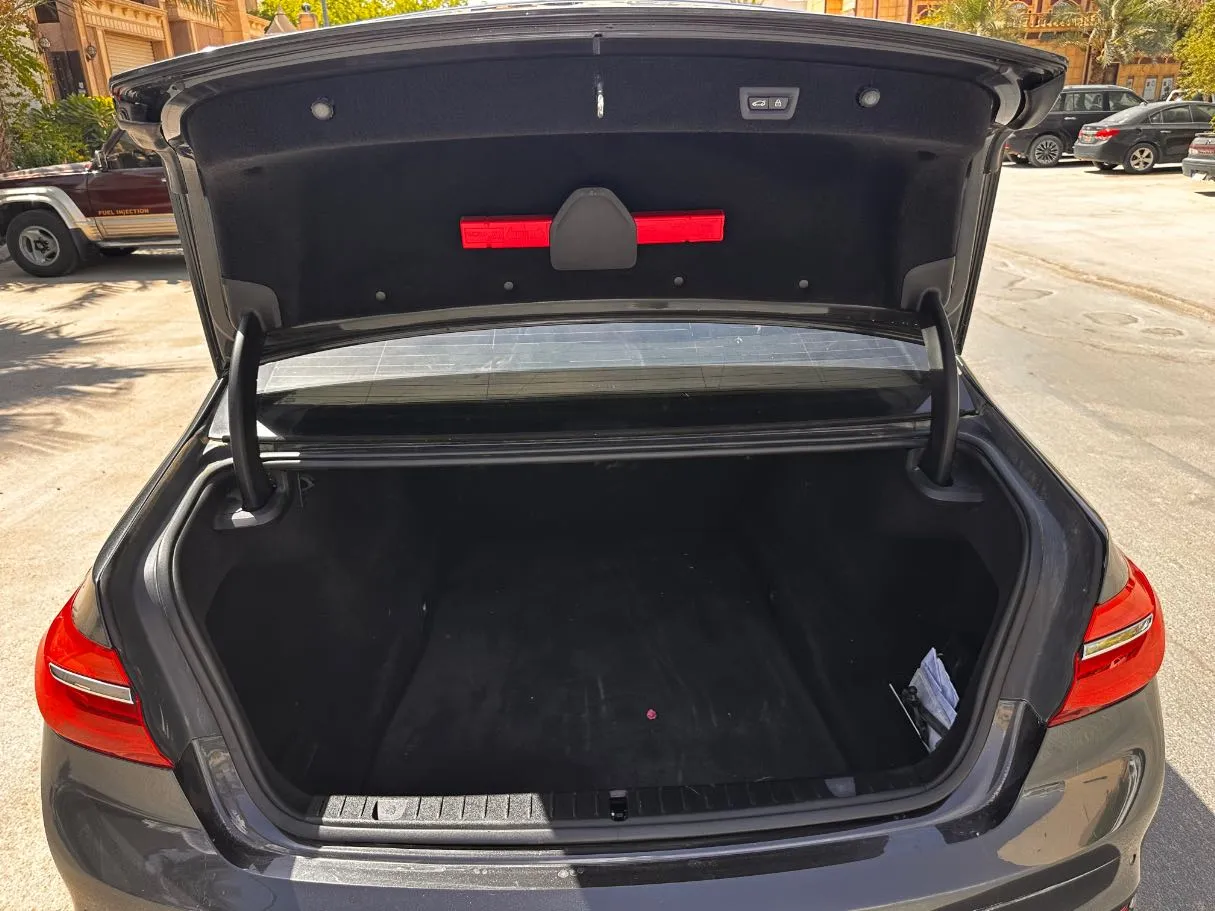Car image 22