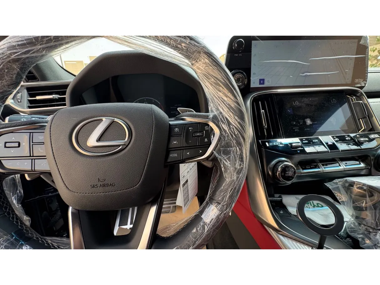 Car image 19