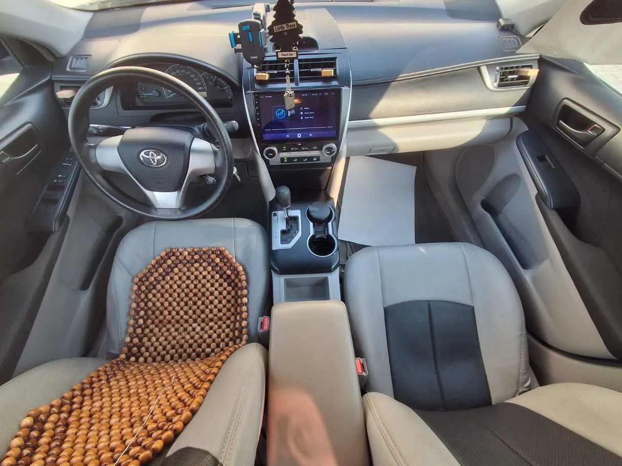 Car image 14