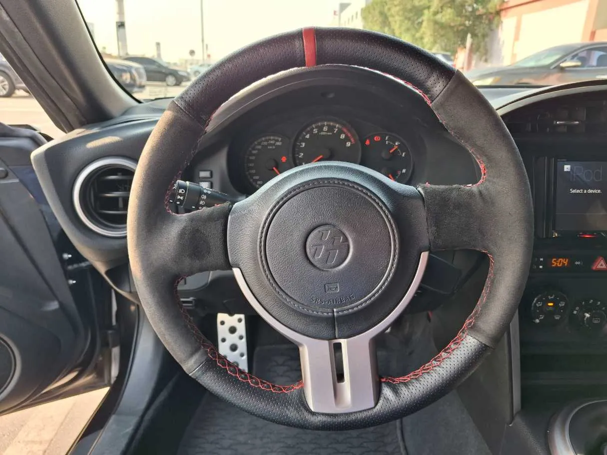 Car image 16