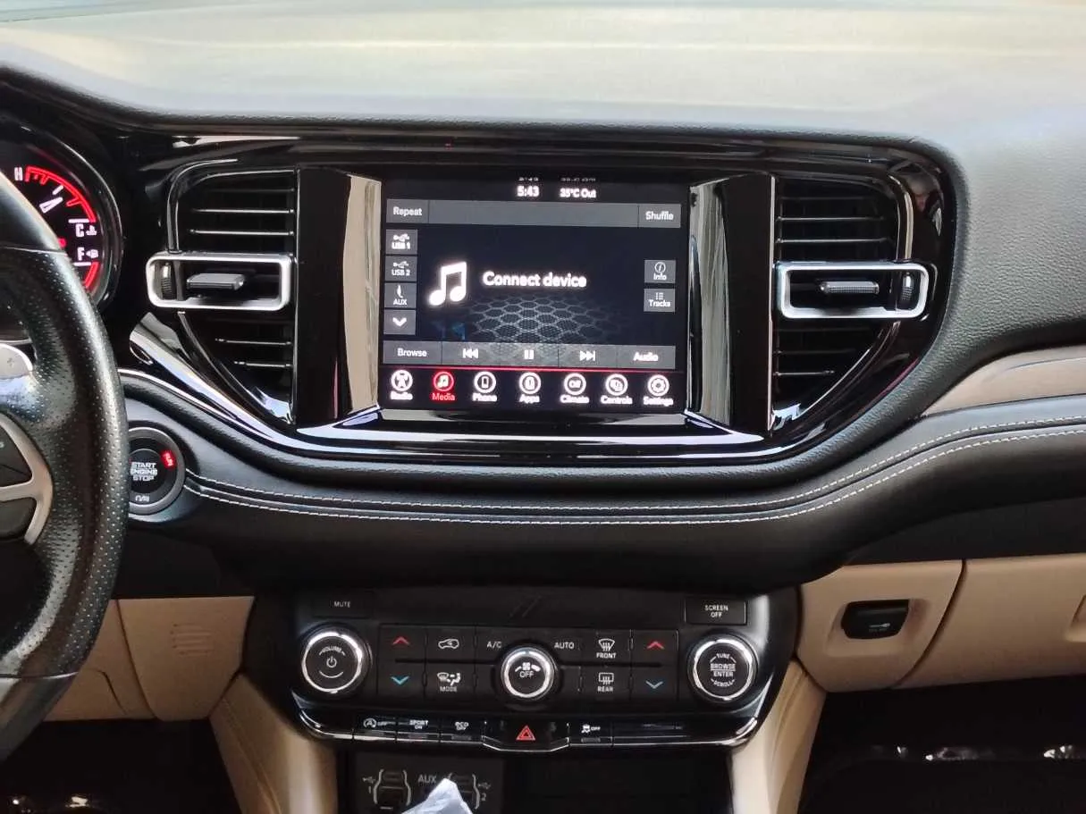 Car image 21