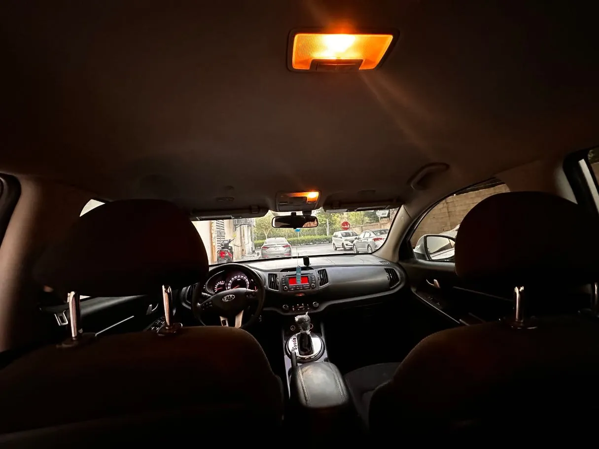 Car image 16