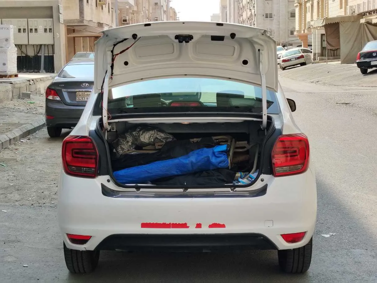 Car image 23