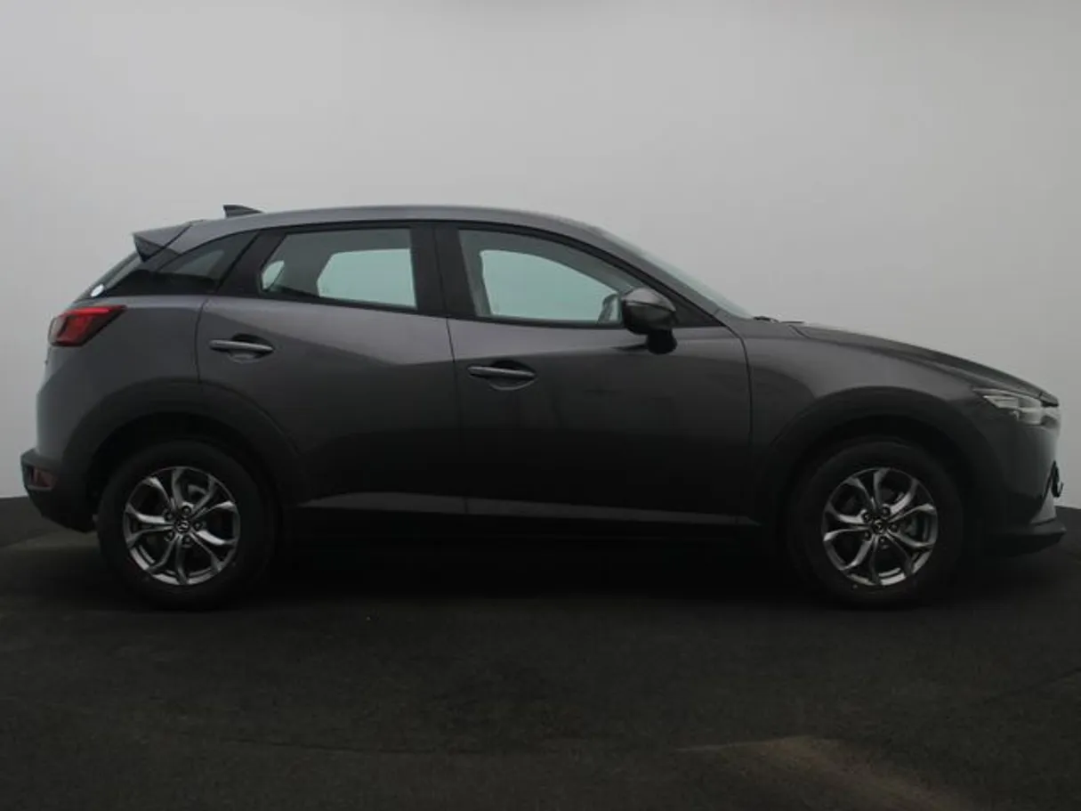 Car image 13