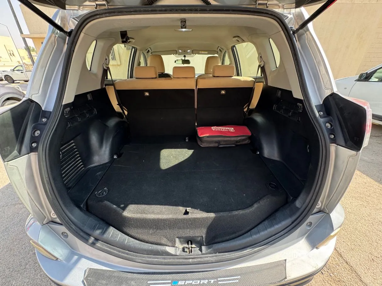 Car image 22
