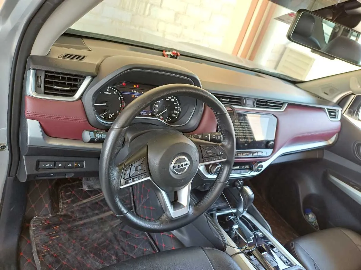 Car image 11
