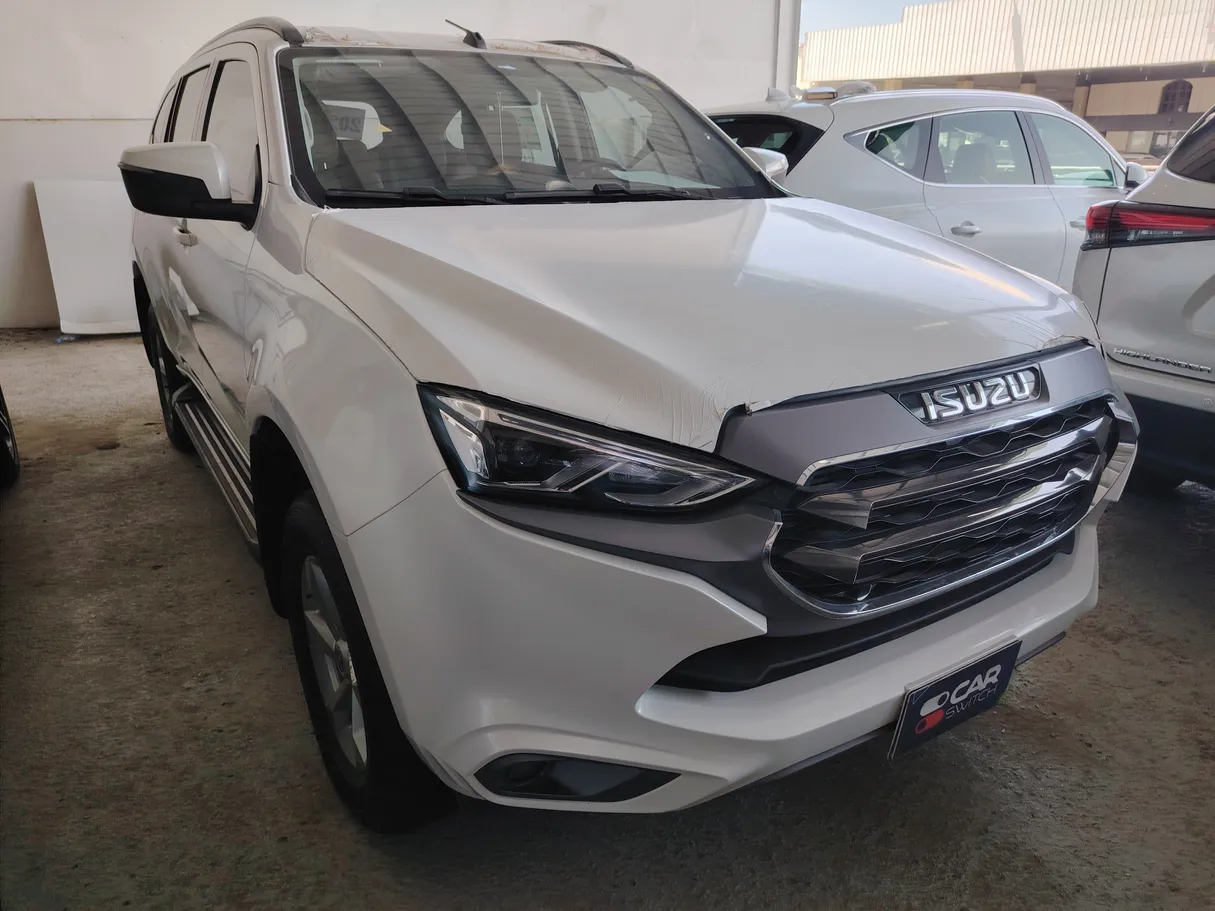 Car image 3