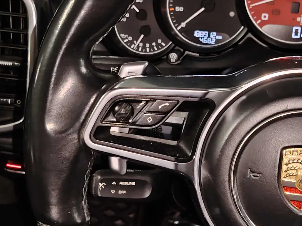 Car image 28