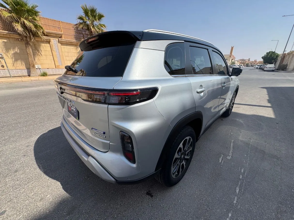 Car image 5