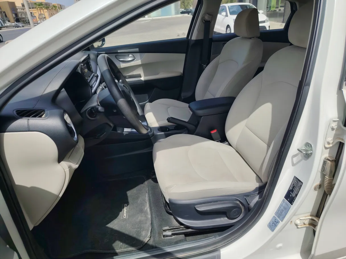 Car image 11
