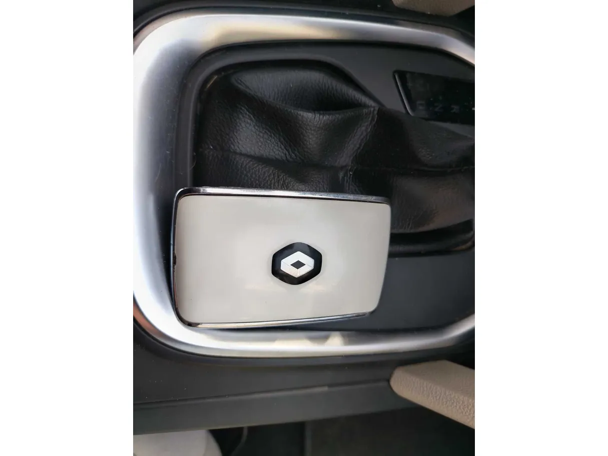 Car image 26