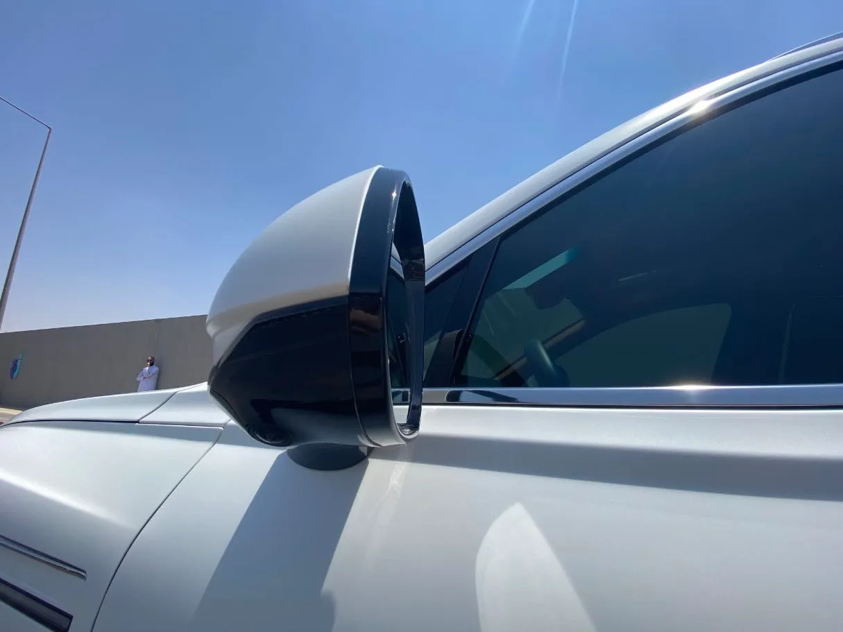 Car image 32