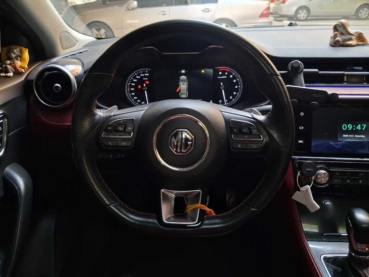 Car image 16