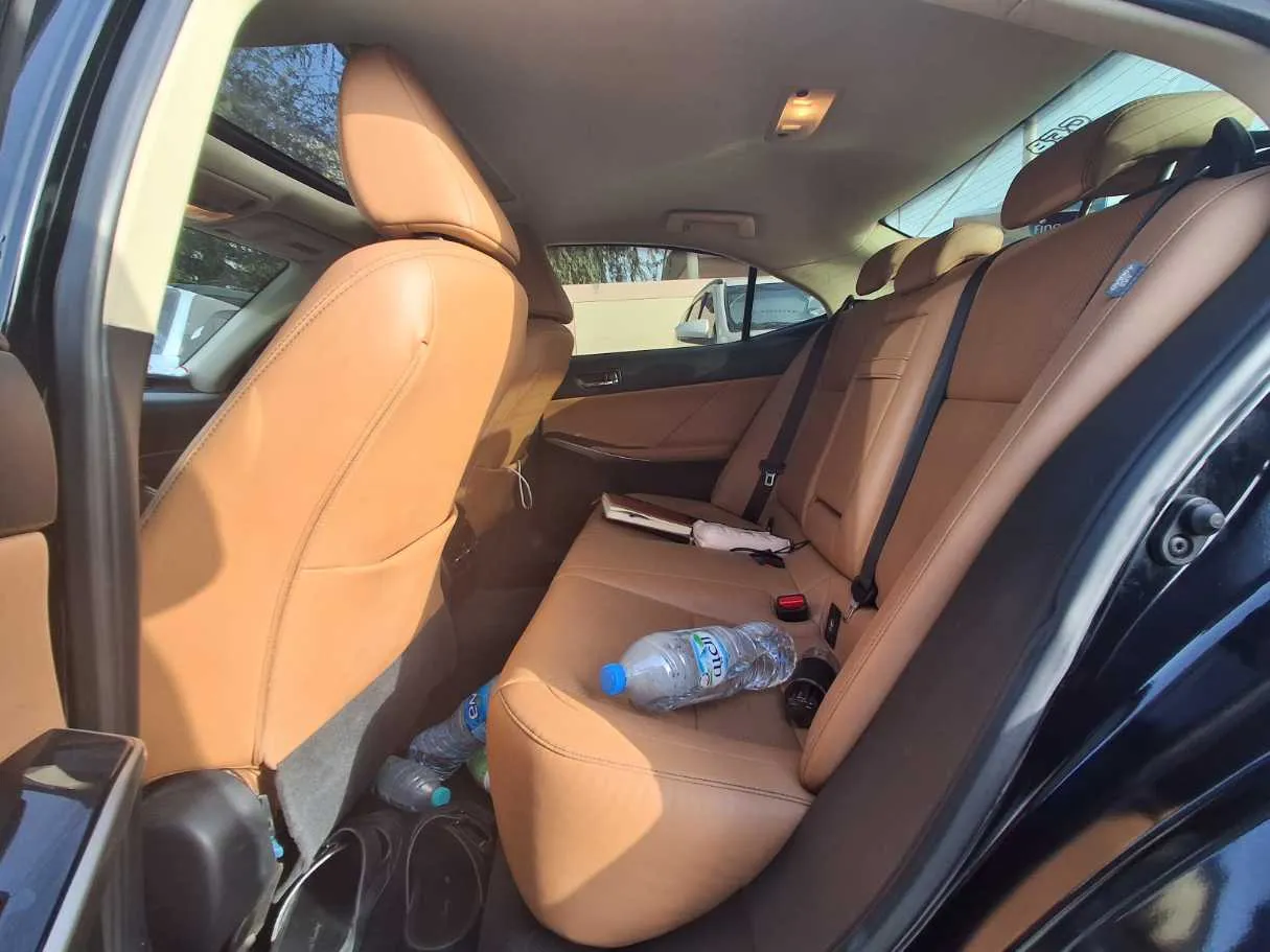 Car image 13