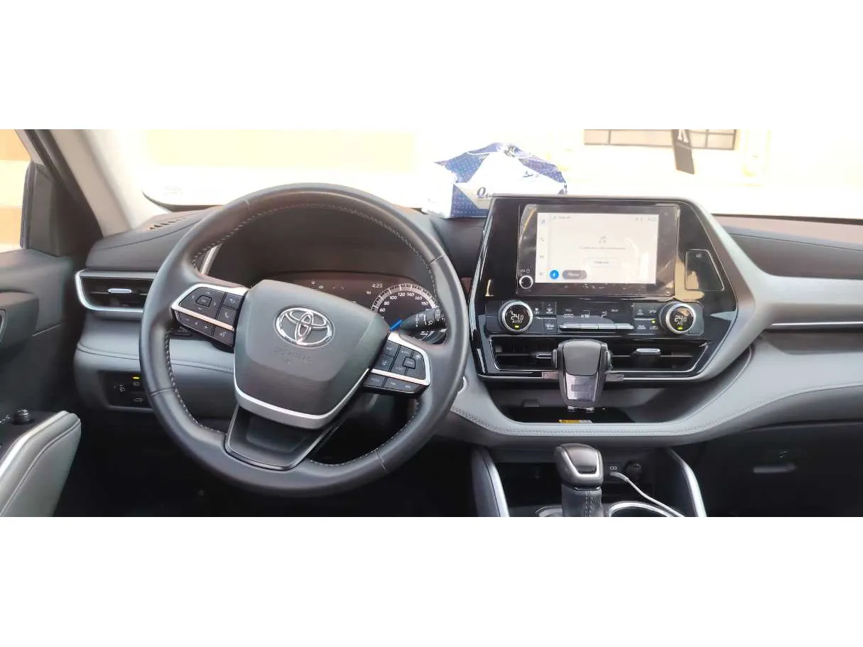 Car image 20