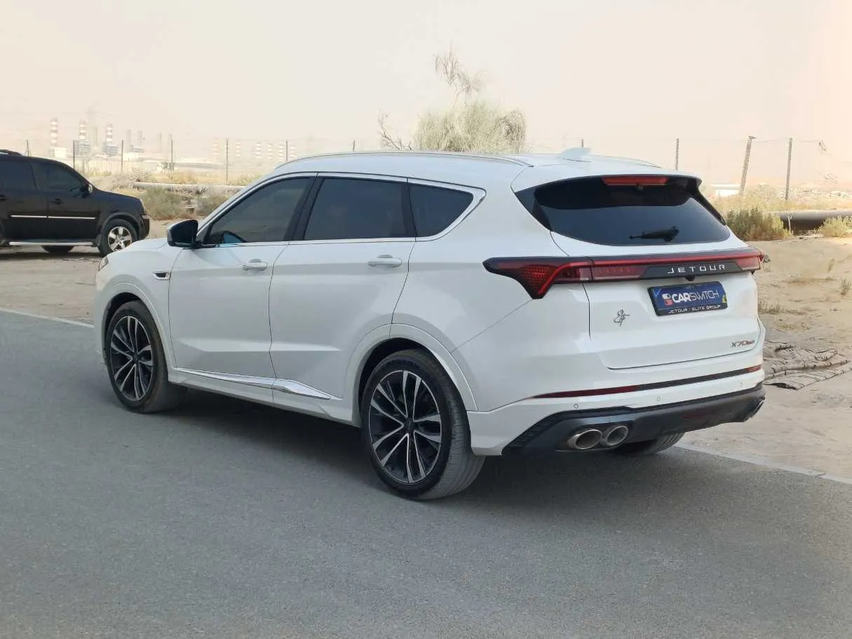 Car image 7