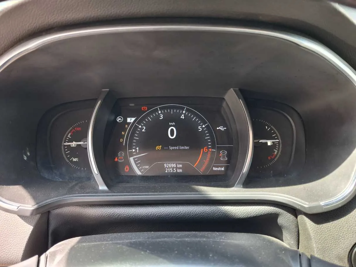 Car image 17