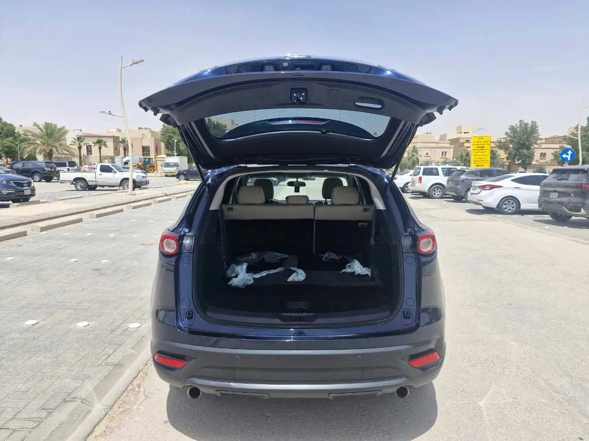 Car image 20