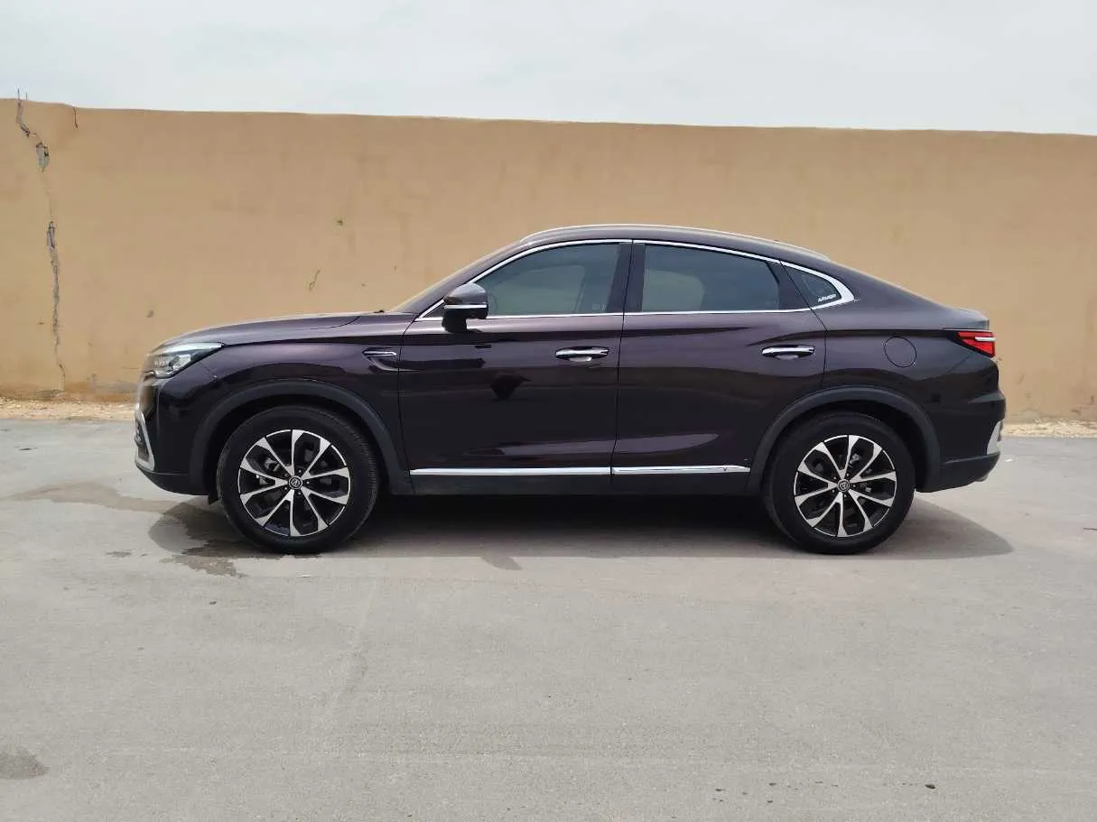 Car image 8