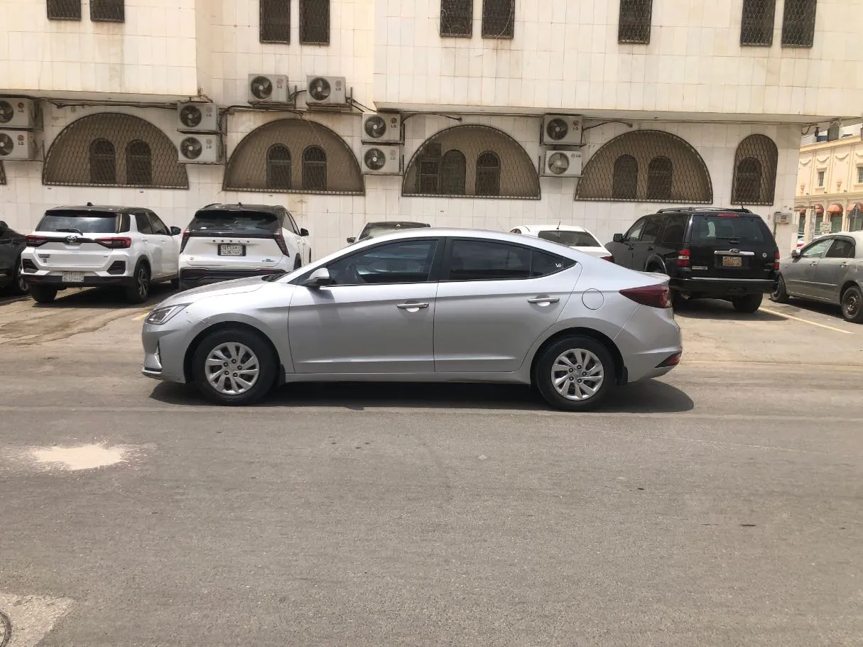 Car image 8