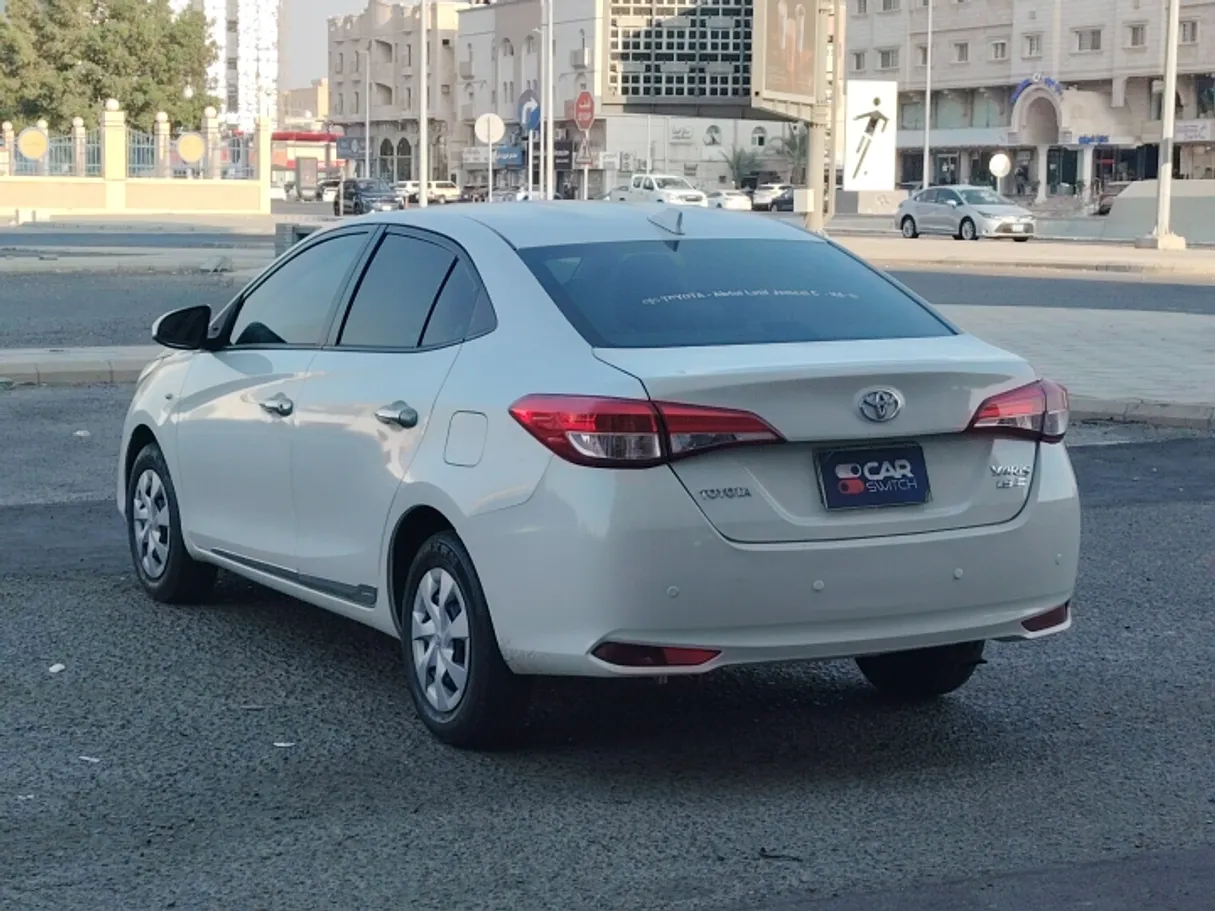 Car image 7
