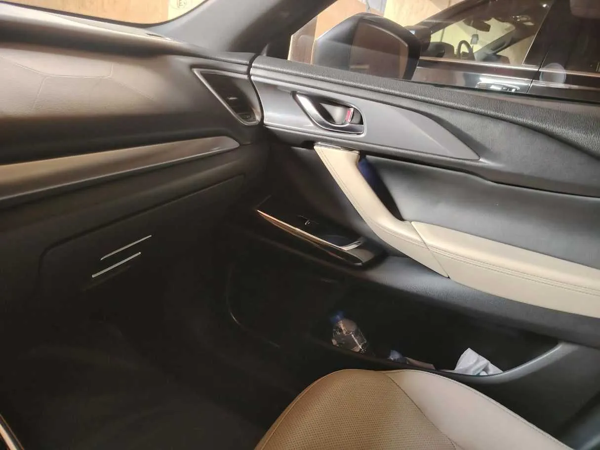 Car image 32