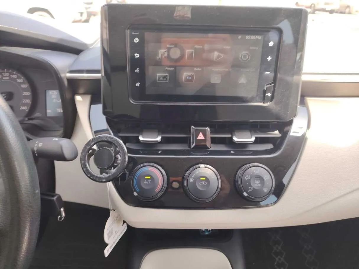 Car image 20