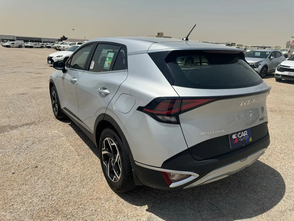 Car image 7