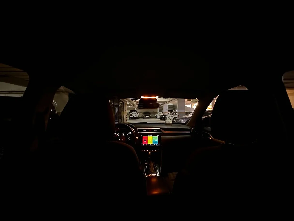 Car image 15