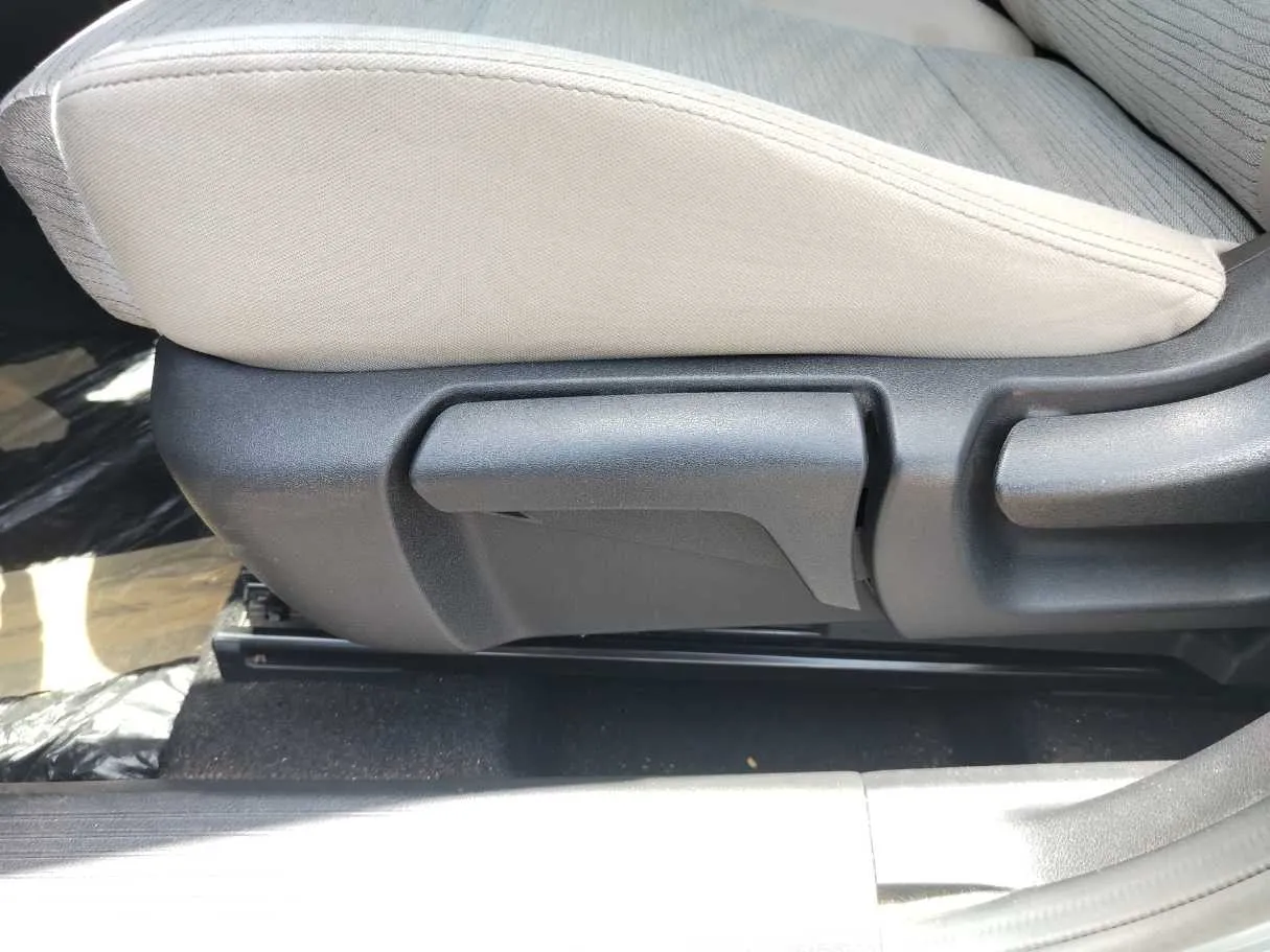 Car image 37