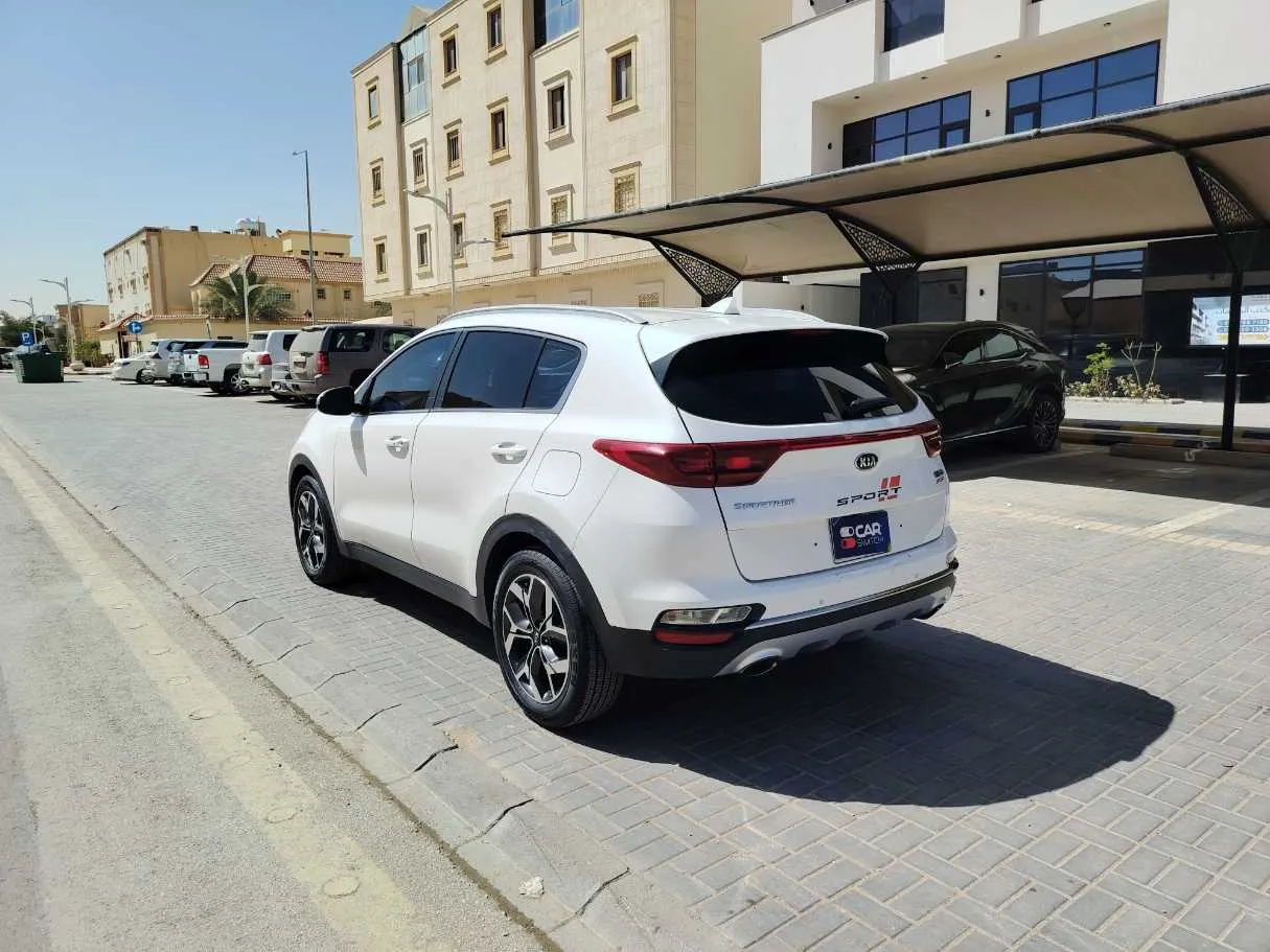 Car image 7