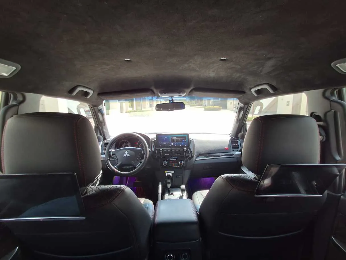 Car image 14
