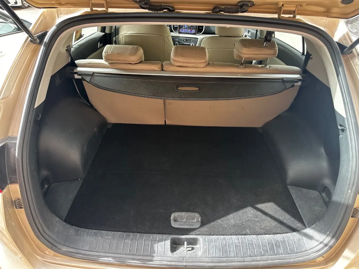 Car image 21