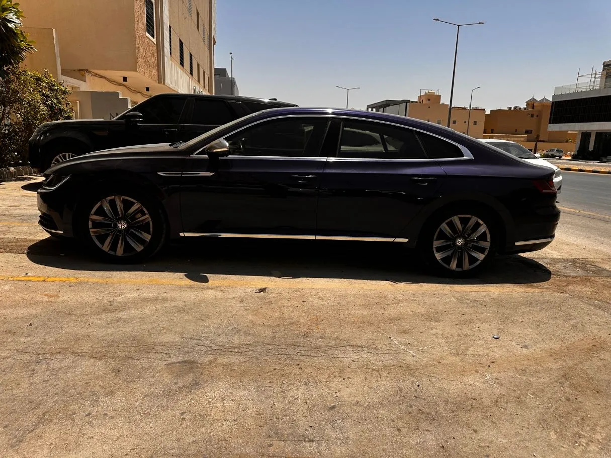 Car image 8